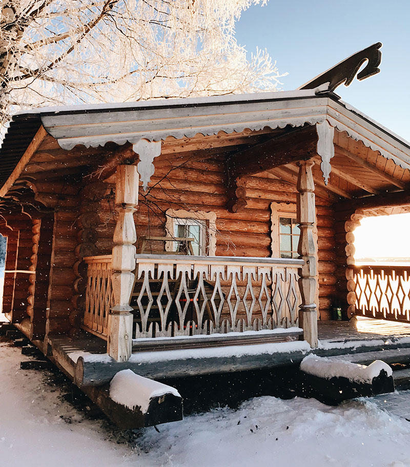 Living İn Triangle Tree Houses