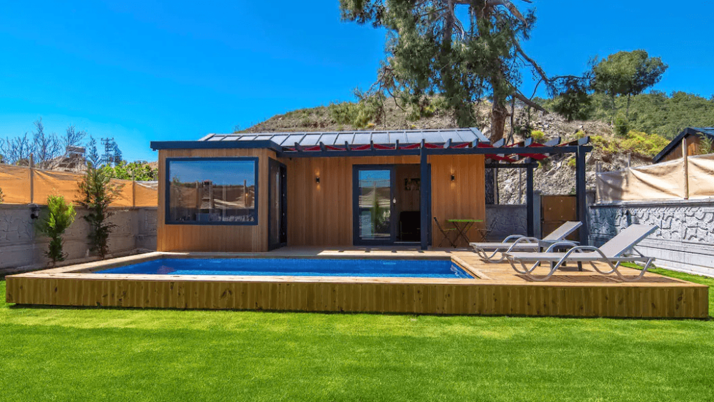 Tiny House With Pool Near The Sea Holiday