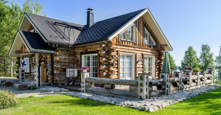 Gorgeous Log Design Tiny House