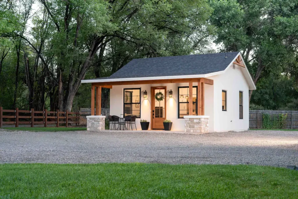 Absolutely Fabulous White Tiny House